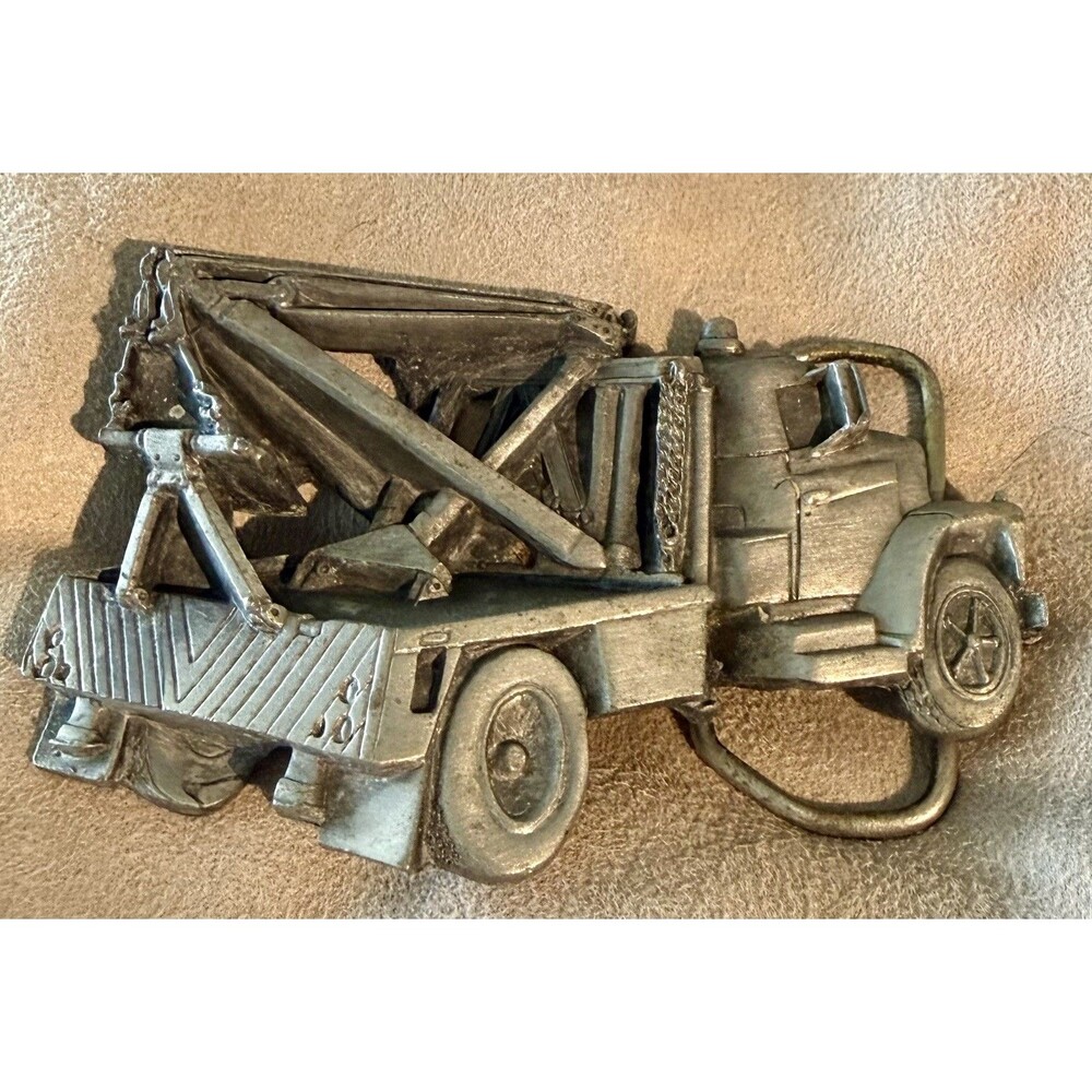 1981 Tow Truck Belt Buckle Pewter Bergamot Brass Works Vintage USA  R 41